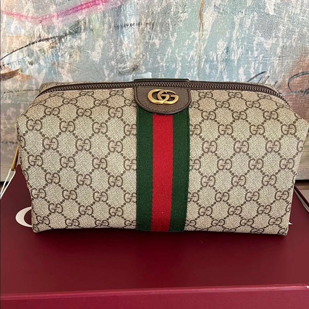 Brand New With Tags GUCCI SAVOY MEDIUM TOILETRY CASE - Picture 6 of 7